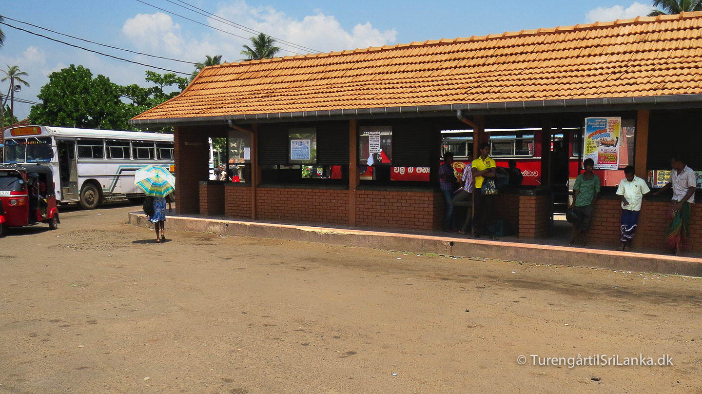 Busstationen i Hikkaduwa Sri Lanka