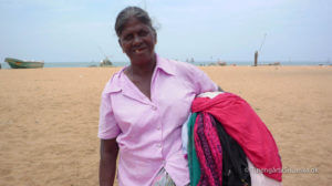 Strandsælger på stranden i Negombo
